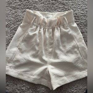 Aritzia Wilfred Cream High-Waist Paperbag Shorts